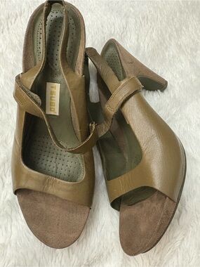 Tsubo Olive Brown Leather Slingback Heels
